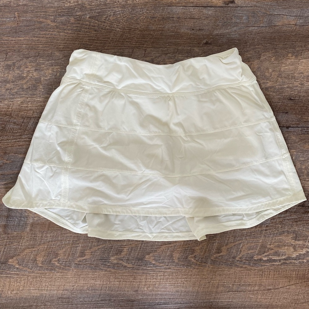 Lululemon cream skort size 6